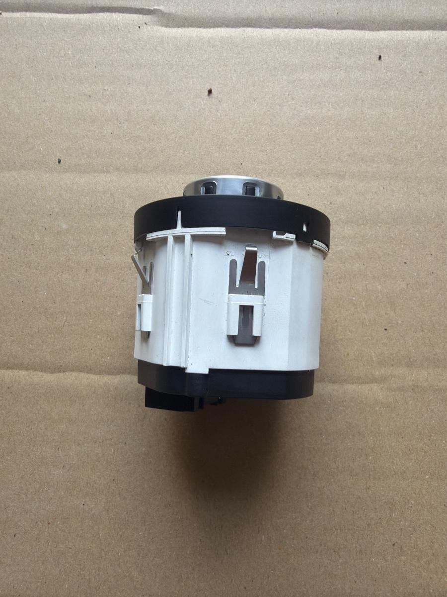 Comutator reglaj inaltime/mod suspensie VOLKSWAGEN TOUAREG 7LA, 7L6, 7L7 2002 - 2013 3.0 V6 TDI BKS, CATA 7L6927135E