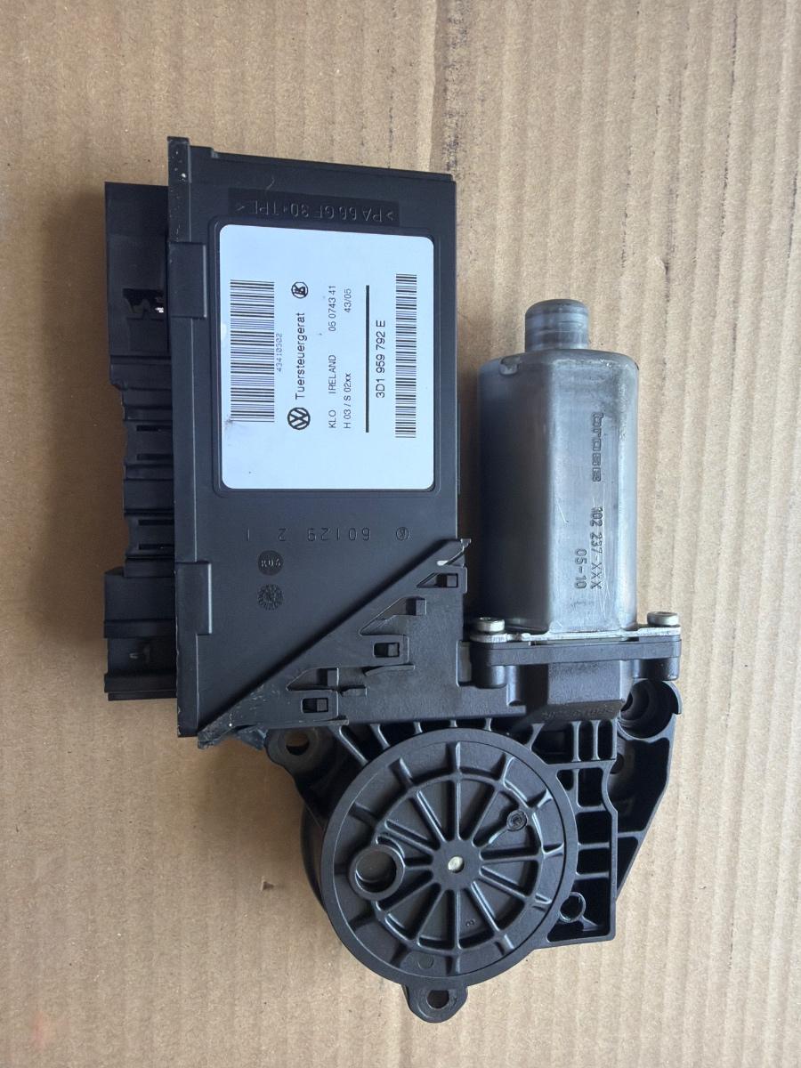Motoras geam dreapta fata VOLKSWAGEN TOUAREG 7LA, 7L6, 7L7 2002 - 2013 3.0 V6 TDI BKS, CATA 3D1959792E