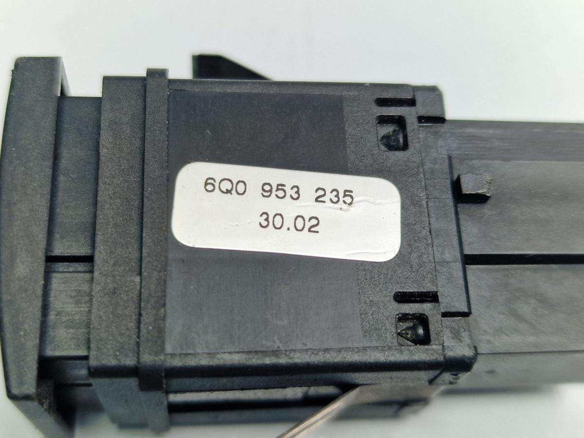 Buton avarii VOLKSWAGEN POLO 9N_ 2001 - 2012 1.4 TDI AMF, BAY 6Q0953235