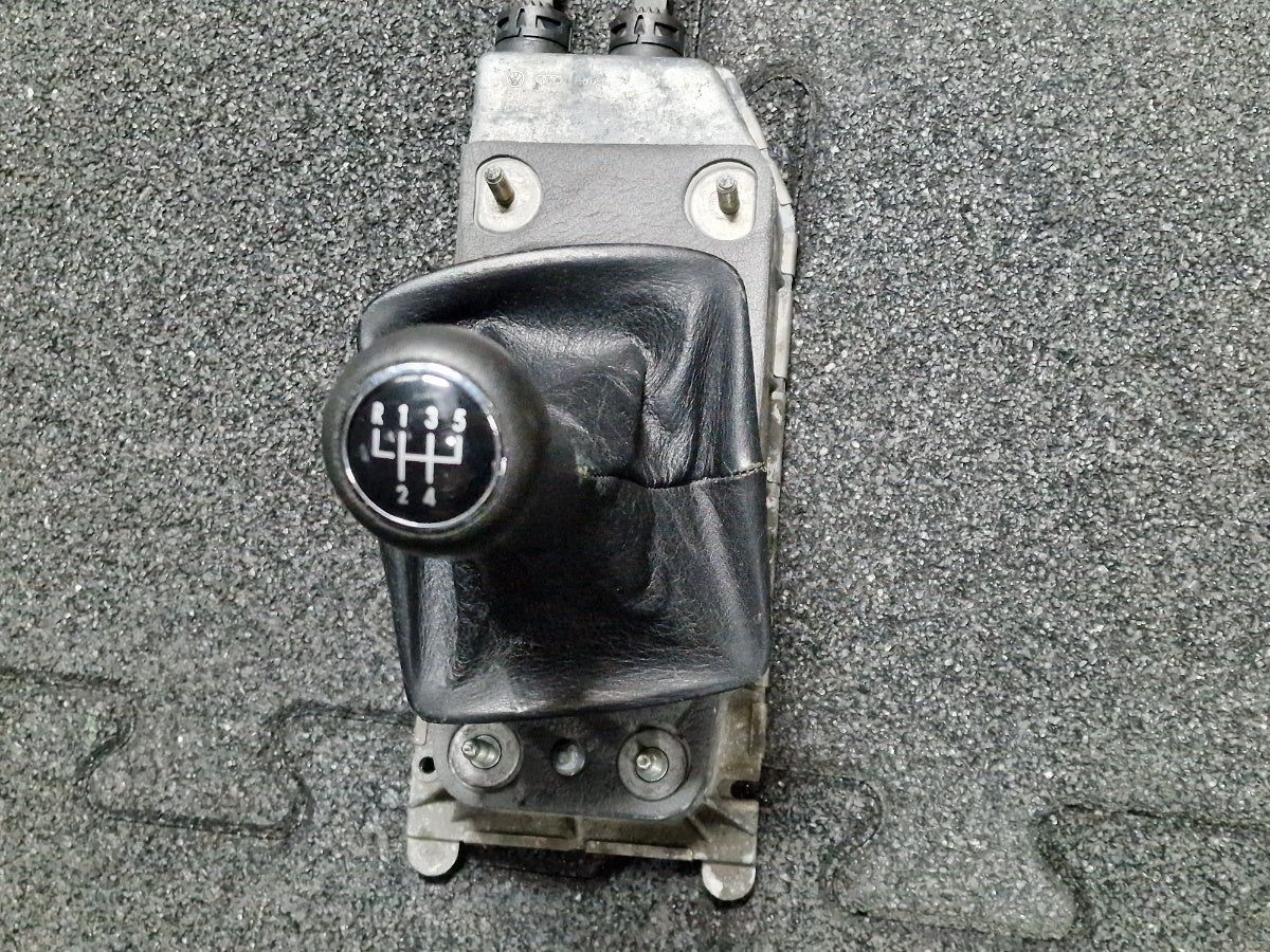 Timonerie VOLKSWAGEN POLO 9N_ 2001 - 2012 1.4 TDI AMF, BAY 6Q0711061