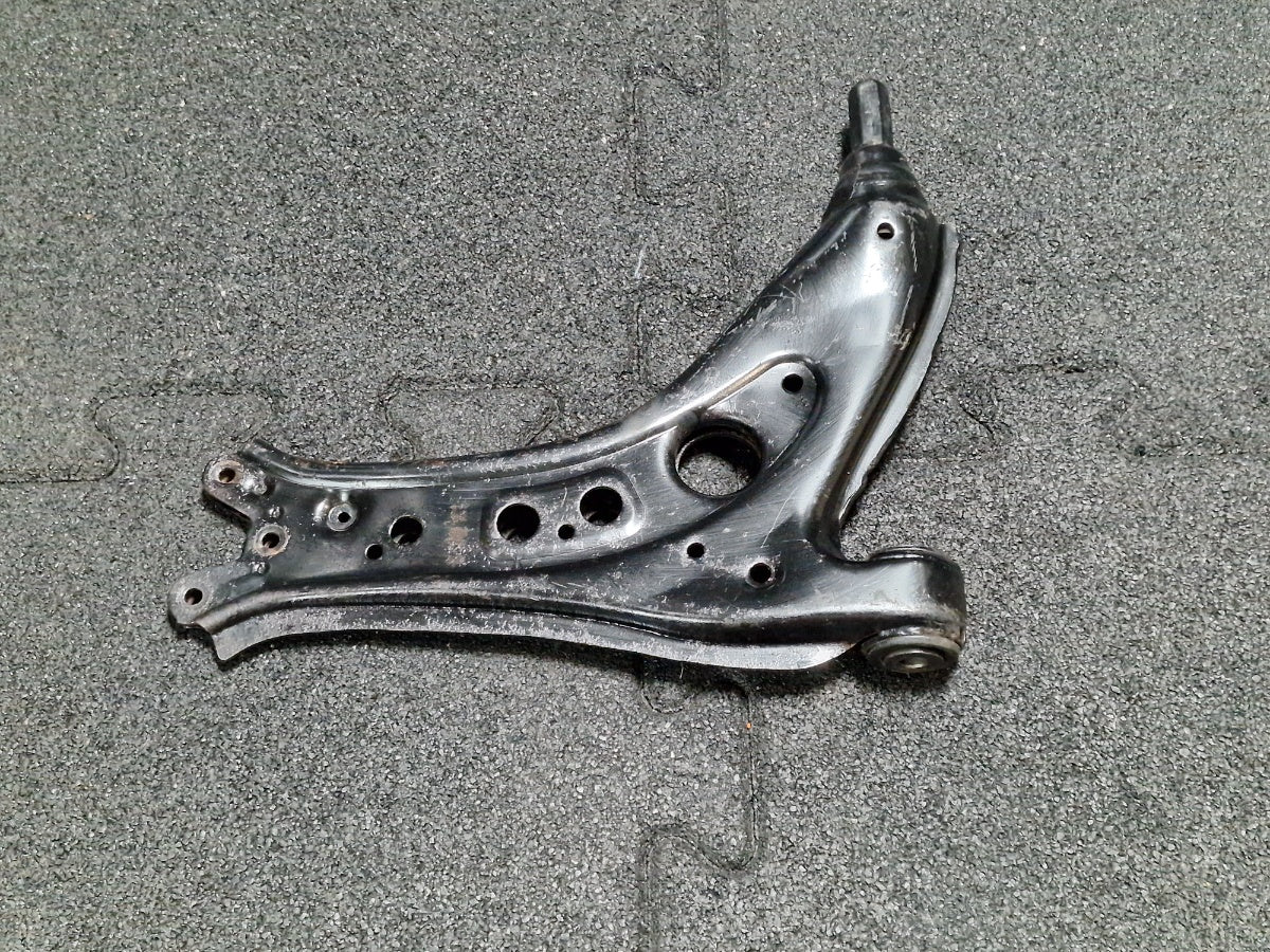 Brat suspensie roata fata VOLKSWAGEN POLO 9N_ 2001 - 2012 1.4 TDI AMF, BAY 6Q0407151