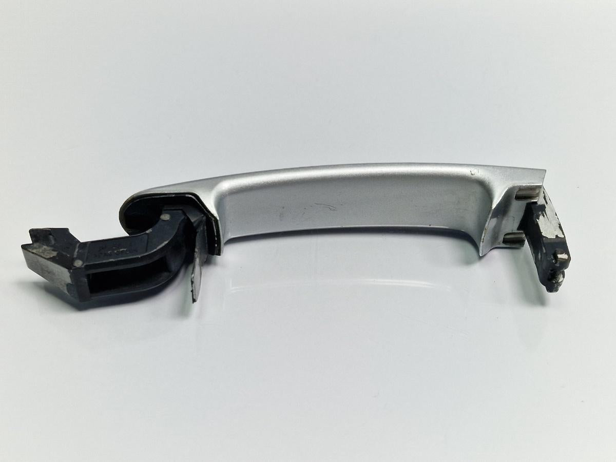 Maner exterior usa stanga fata VOLKSWAGEN POLO 9N_ 2001 - 2012 gri LA7W 3B0837207
