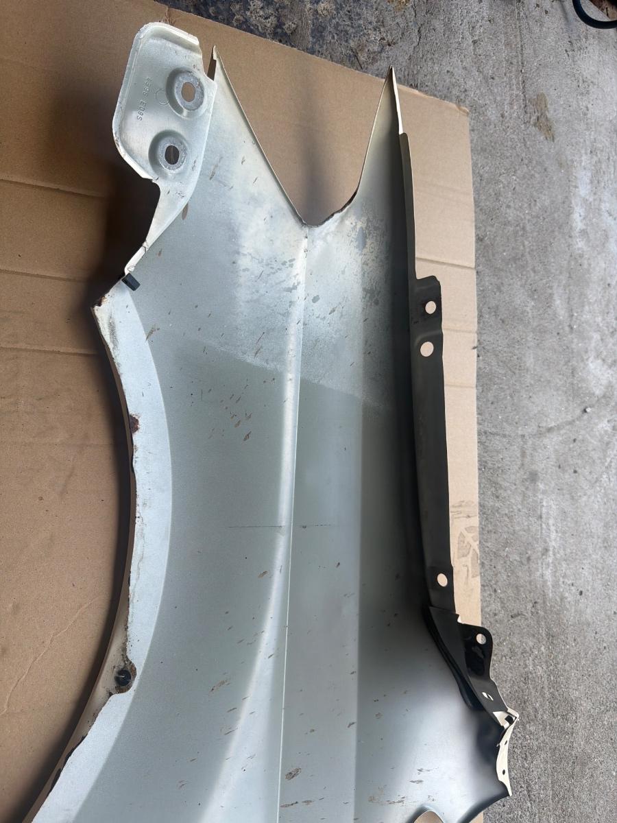 Aripa fata dreapta avariata - cu defecte VOLKSWAGEN CADDY IV Estate SAB, SAJ 2015 - 2019