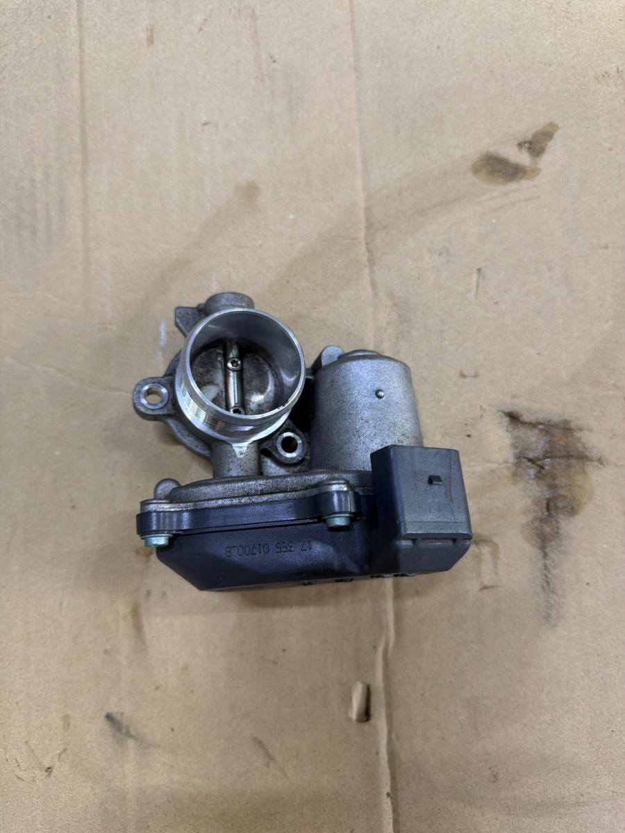 Supapa EGR clapeta AUDI A6 IV Avant 4G5, C7, 4GD 2011 - 2018 2.0 TDI CSUD, DDCB 04L131501B