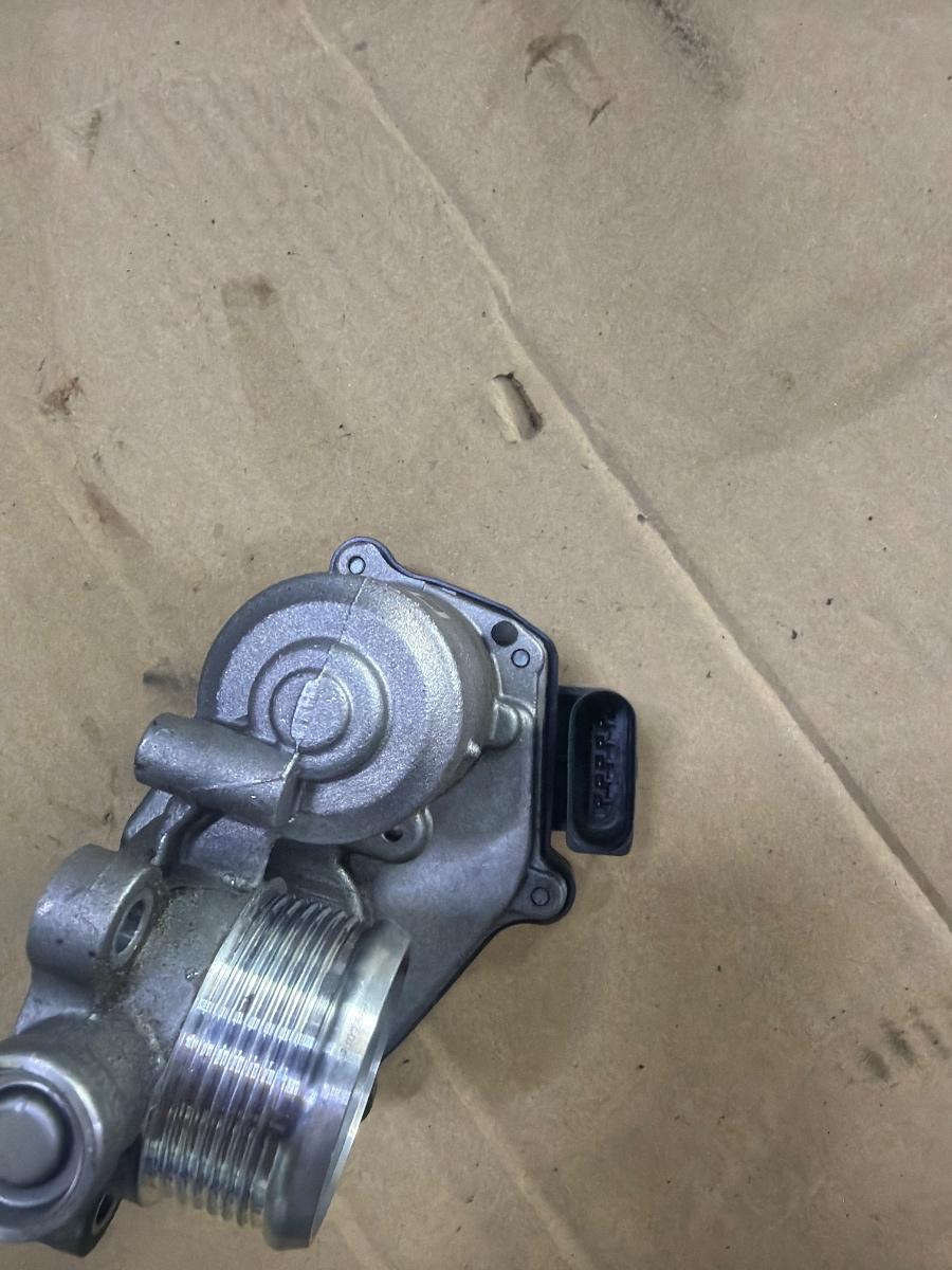 Supapa EGR clapeta AUDI A6 IV Avant 4G5, C7, 4GD 2011 - 2018 2.0 TDI CSUD, DDCB 04L131501B