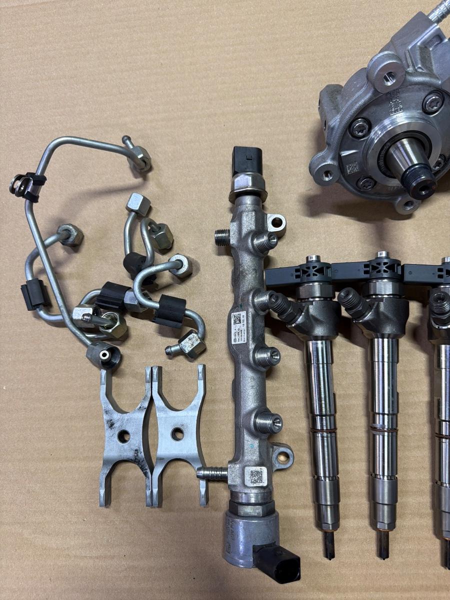 Set sistem de injectie combustibil AUDI A6 IV Avant 4G5, C7, 4GD 2011 - 2018 2.0 TDI CSUD, DDCB 04L130755E 04L130277AC