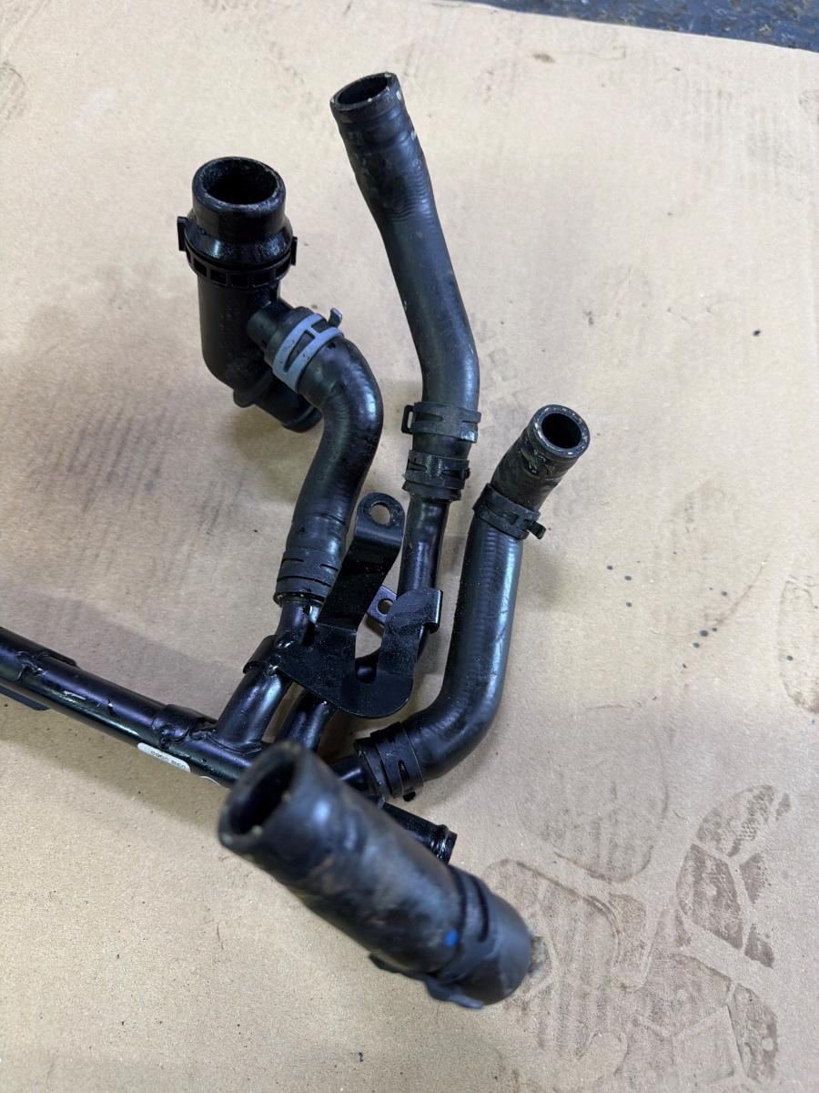 Set conducte apa AUDI A6 IV Avant 4G5, C7, 4GD 2011 - 2018 2.0 TDI CSUD, DDCB 04L122157BQ