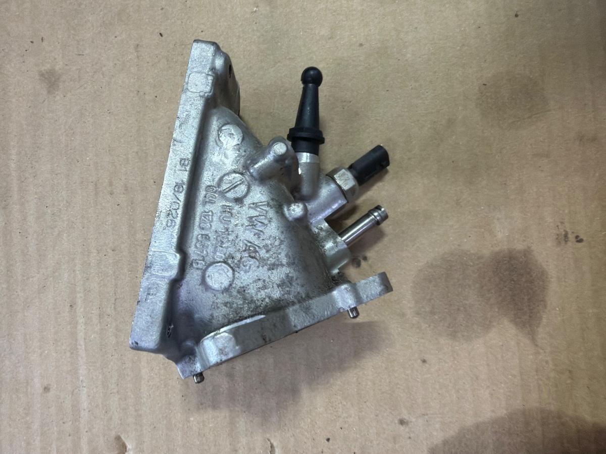 Corp clapeta AUDI A6 IV Avant 4G5, C7, 4GD 2011 - 2018 2.0 TDI CSUD, DDCB 04L128537B