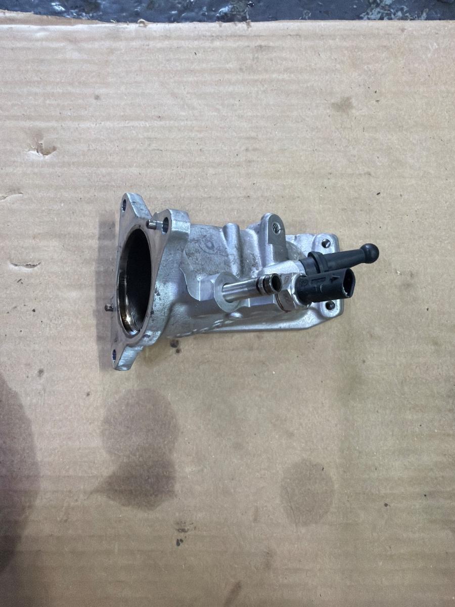 Corp clapeta AUDI A6 IV Avant 4G5, C7, 4GD 2011 - 2018 2.0 TDI CSUD, DDCB 04L128537B