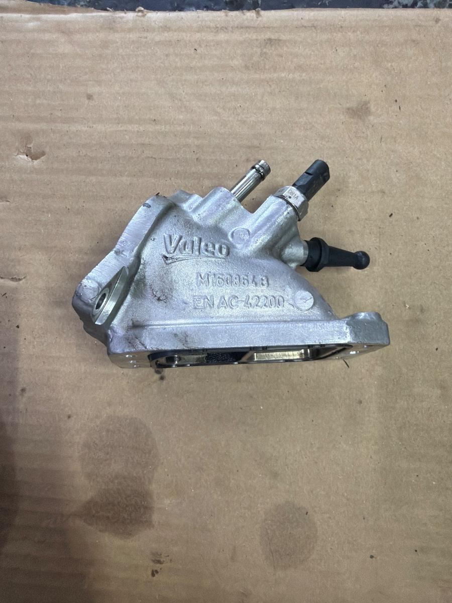 Corp clapeta AUDI A6 IV Avant 4G5, C7, 4GD 2011 - 2018 2.0 TDI CSUD, DDCB 04L128537B