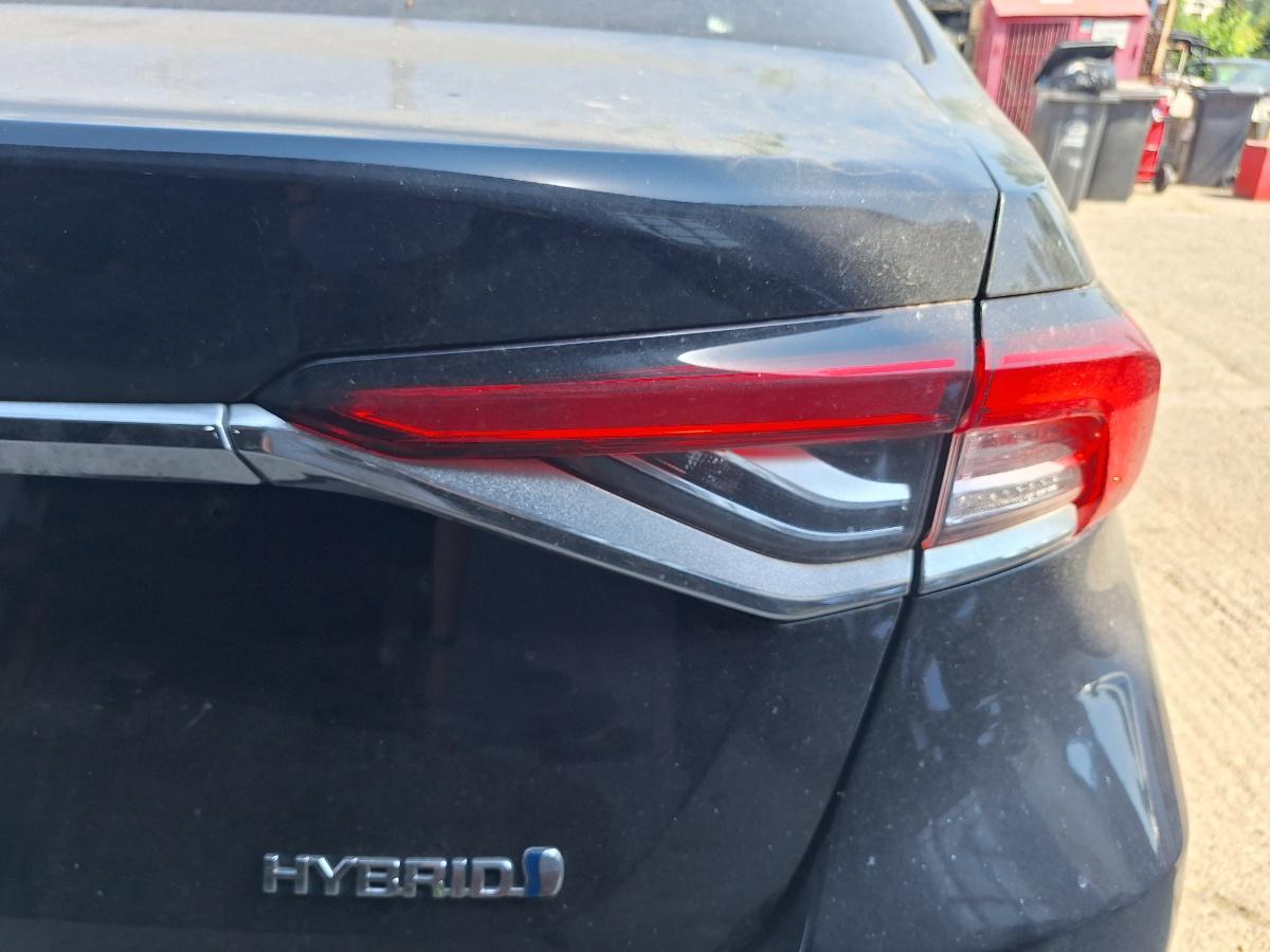 Stopuri hayon dreapta TOYOTA COROLLA _E21_ 2018 -> 1.8 Hybrid 2ZR-FXE 81580-02C51-00