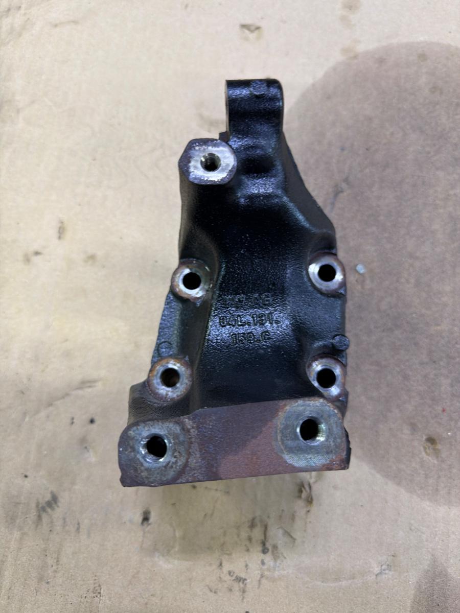 Suport AUDI A6 IV Avant 4G5, C7, 4GD 2011 - 2018 2.0 TDI CSUD, DDCB 04L131159C