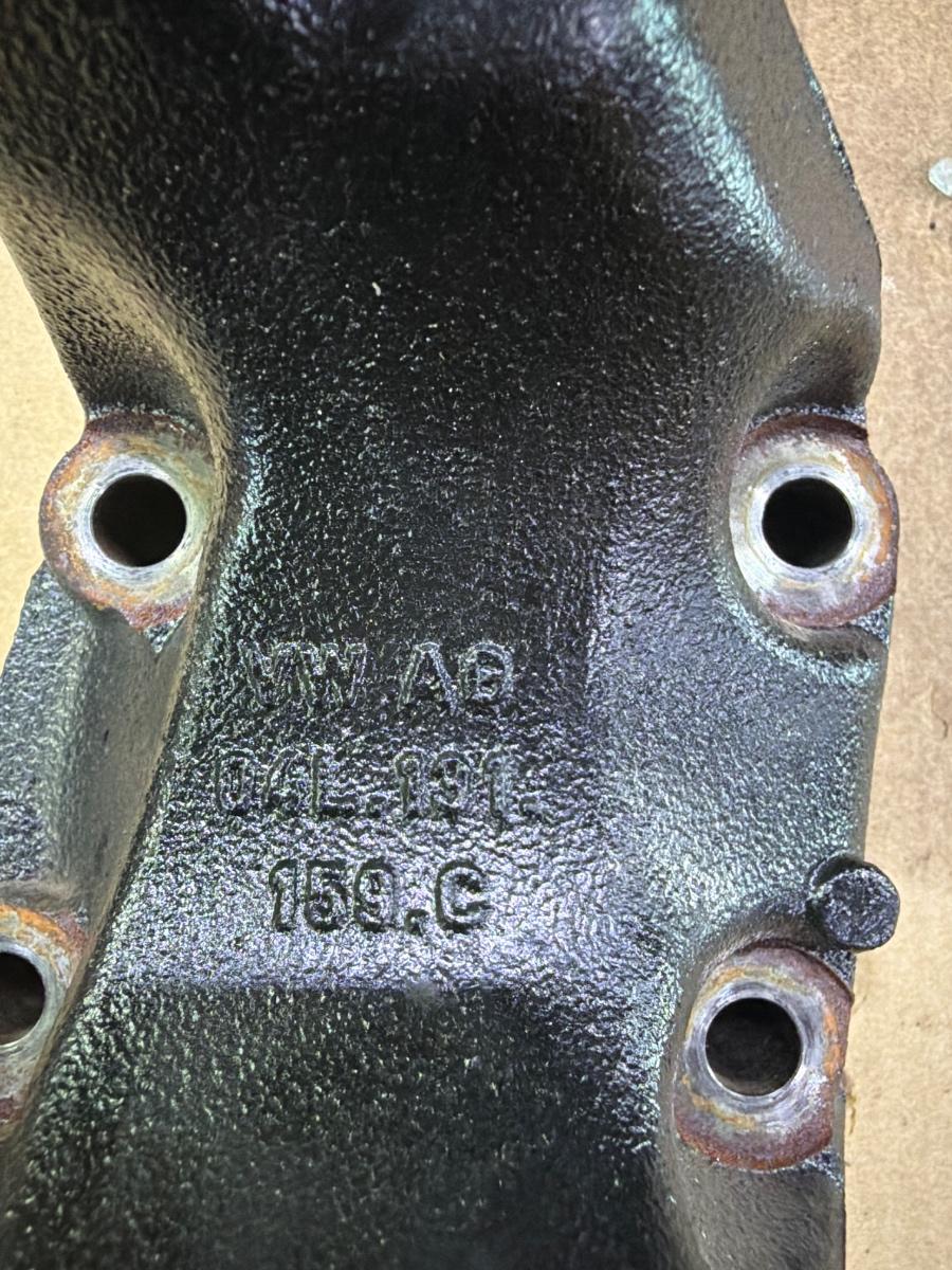 Suport AUDI A6 IV Avant 4G5, C7, 4GD 2011 - 2018 2.0 TDI CSUD, DDCB 04L131159C
