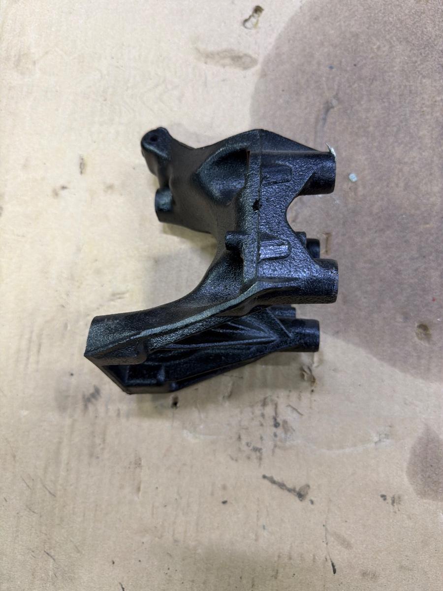 Suport AUDI A6 IV Avant 4G5, C7, 4GD 2011 - 2018 2.0 TDI CSUD, DDCB 04L131159C