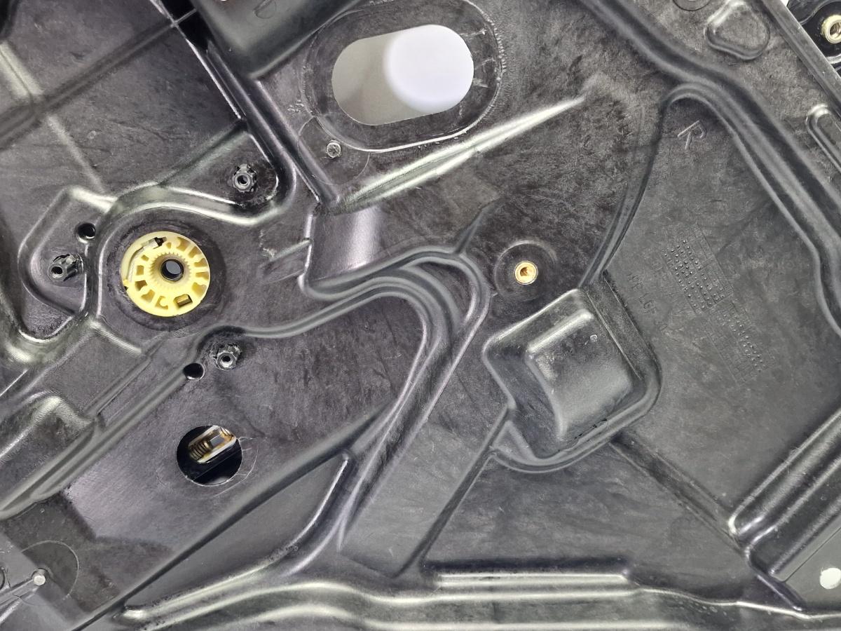Macara geam dreapta spate VOLKSWAGEN TIGUAN 5N_ 2007 -> 2.0 TDI CBAB, CFFB 5N0839462A