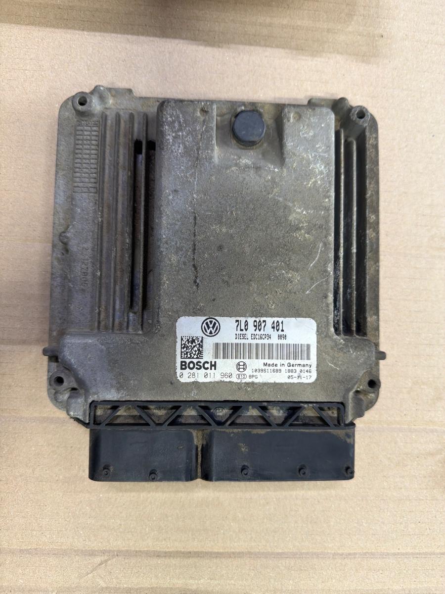 Kit de pornire 3.0 V6 TDI BKS VOLKSWAGEN TOUAREG 7LA, 7L6, 7L7 2002 - 2013 0281011960 7L0907401
