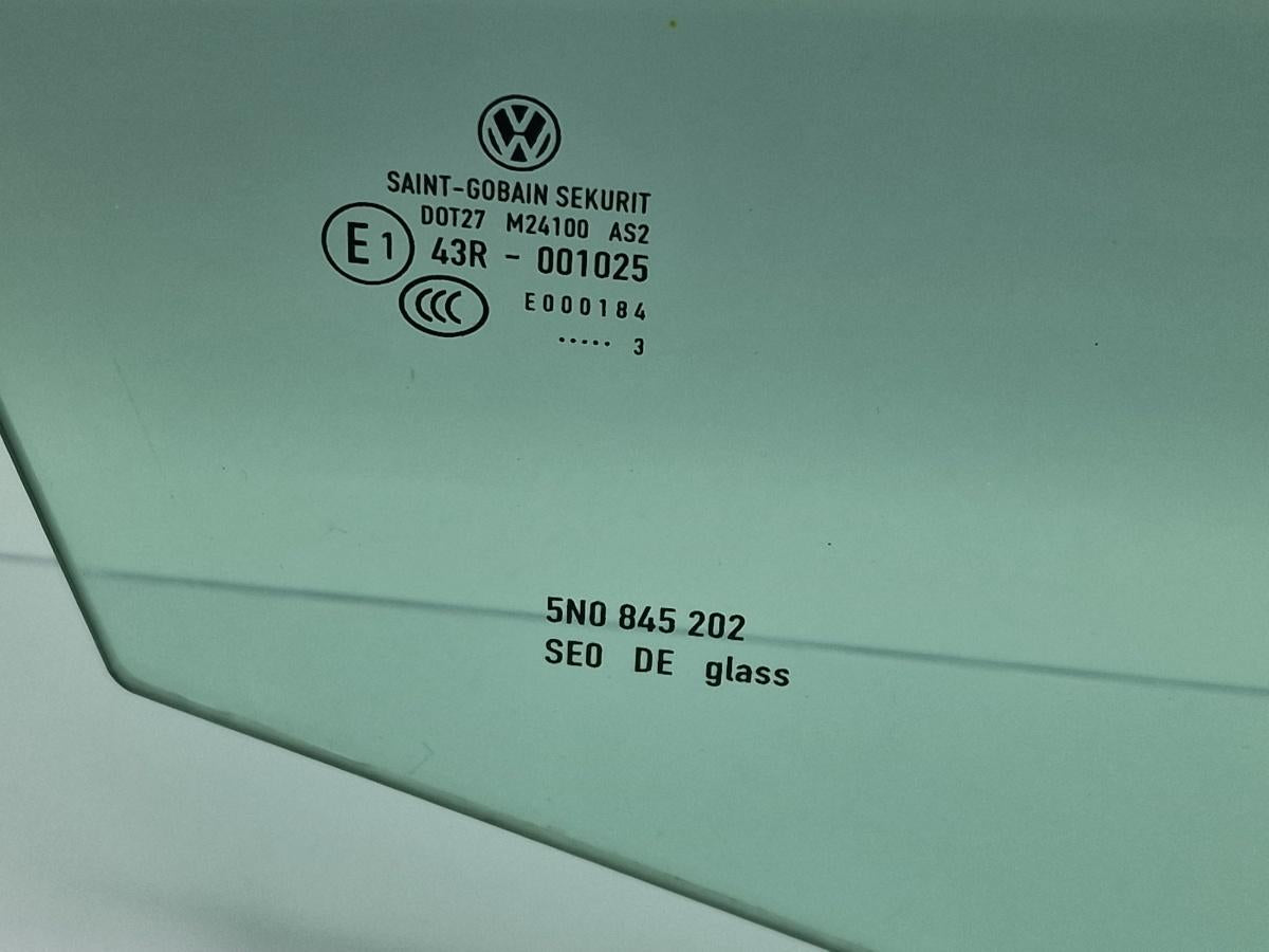 Geam usa dreapta fata VOLKSWAGEN TIGUAN 5N_ 2007 -> 2.0 TDI CBAB, CFFB SAINT-GOBAIN 43R-001025 5N0845202