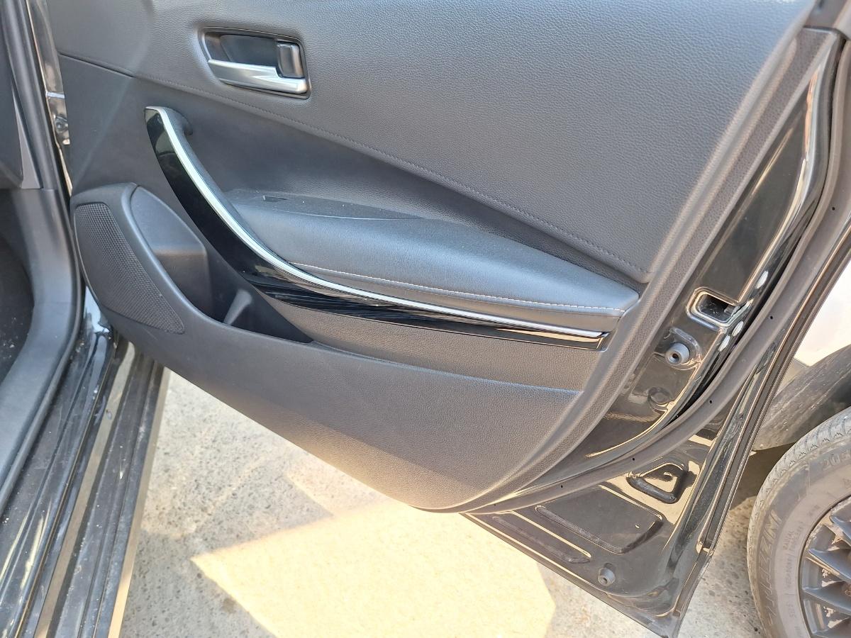 Tapiterie panou portiera fata dreapta TOYOTA COROLLA _E21_ 2018 -> 1.8 Hybrid 2ZR-FXE 67061-0Z830-C1
