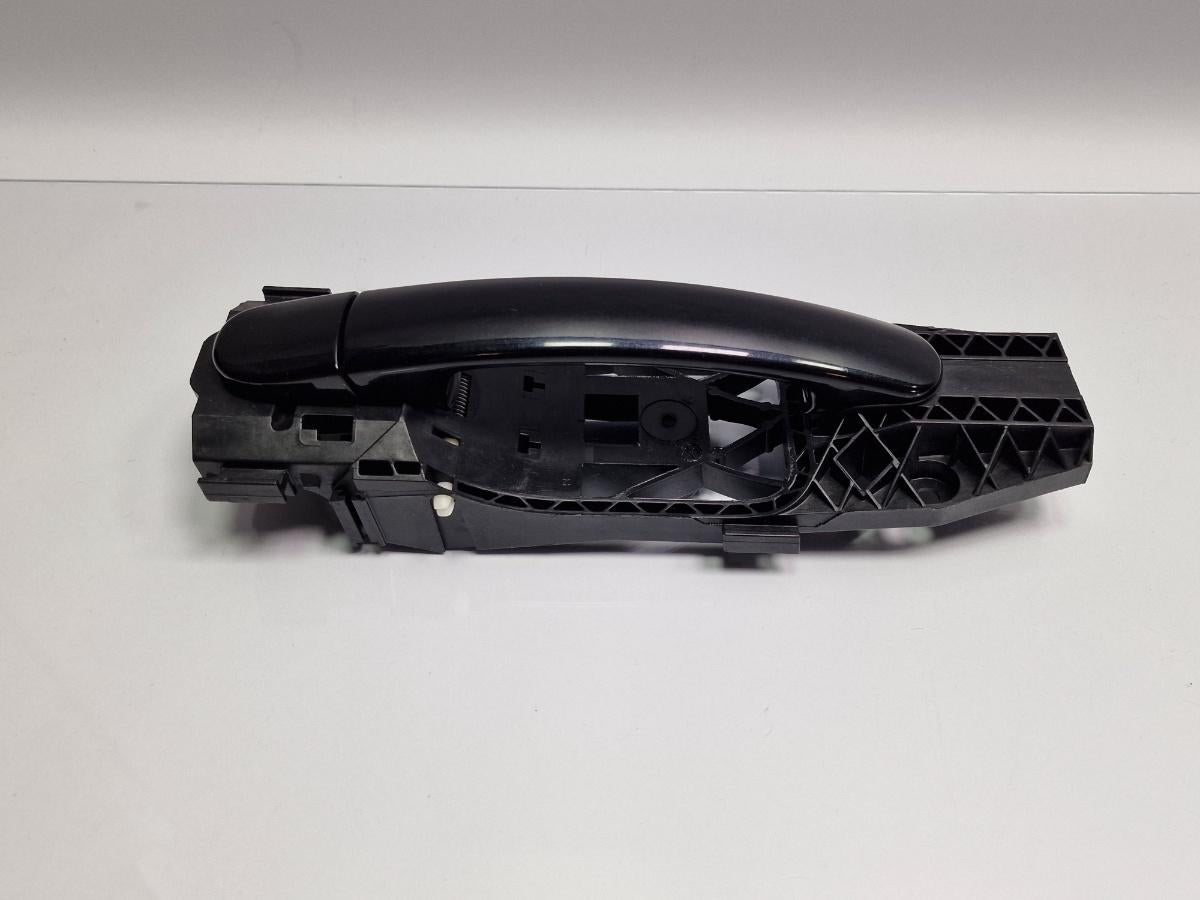 Maner/suport exterior usa stanga spate VOLKSWAGEN TIGUAN 5N_ 2007 -> 2.0 TDI CBAB, CFFB 5N0839885H