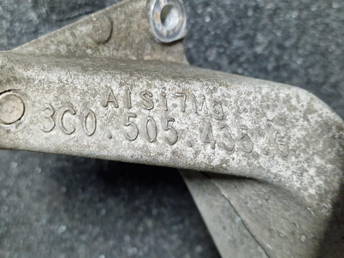 Fuzeta stanga spate VOLKSWAGEN TIGUAN 5N_ 2007 -> 2.0 TDI CBAB, CFFB 3C0505435G