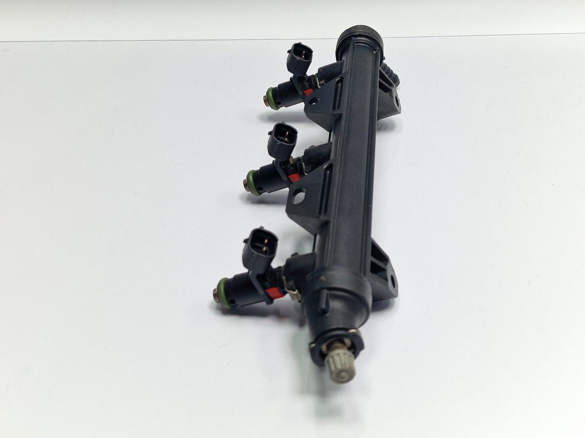 Rampa cu injectoare SKODA FABIA Combi 6Y5 2000 - 2007 1.2 AZQ, BME 03E133320A