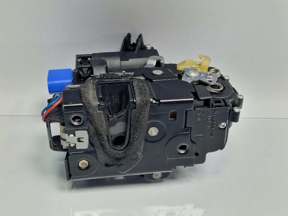 Broasca usa dreapta fata SKODA FABIA Combi 6Y5 2000 - 2007 1.2 AZQ, BME 3B1837016CB
