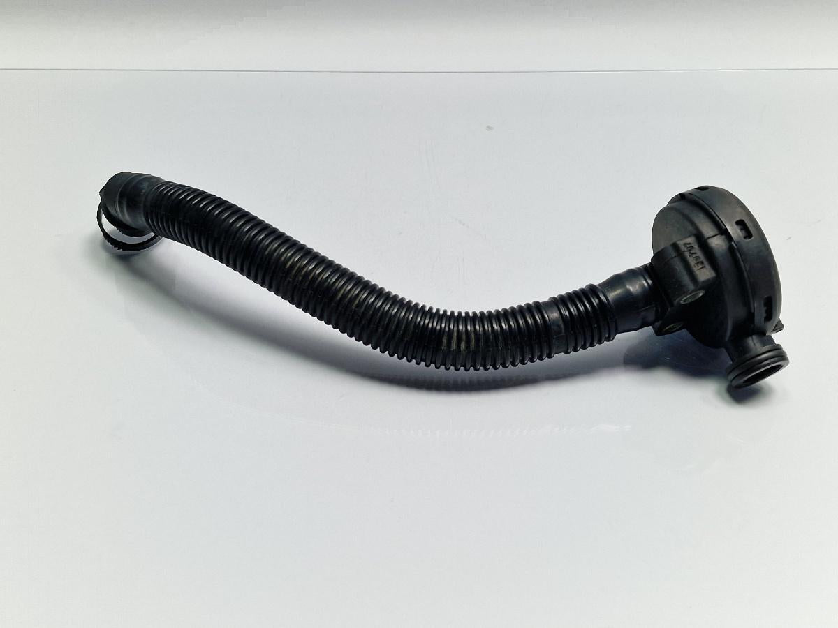 Conducta de aerisire cu supapa SKODA FABIA Combi 6Y5 2000 - 2007 1.2 AZQ, BME 03E103765C