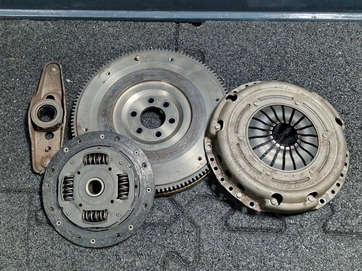 Kit ambreiaj SKODA FABIA Combi 6Y5 2000 - 2007 1.2 AZQ, BME SACHS MF190X/MF200 03D105269