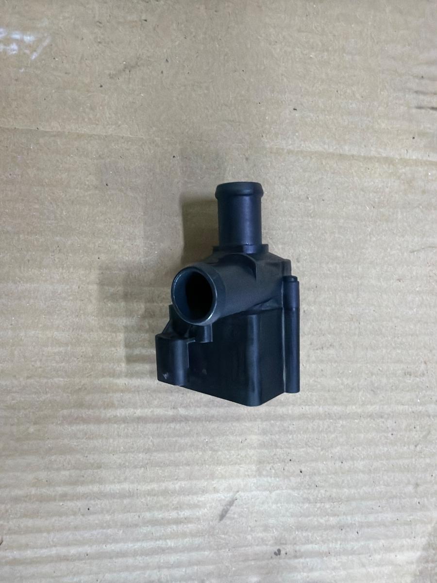 Pompa recirculare apa AUDI A6 IV Avant 4G5, C7, 4GD 2011 - 2018 2.0 TDI CSUD, DDCB 5Q0965561B