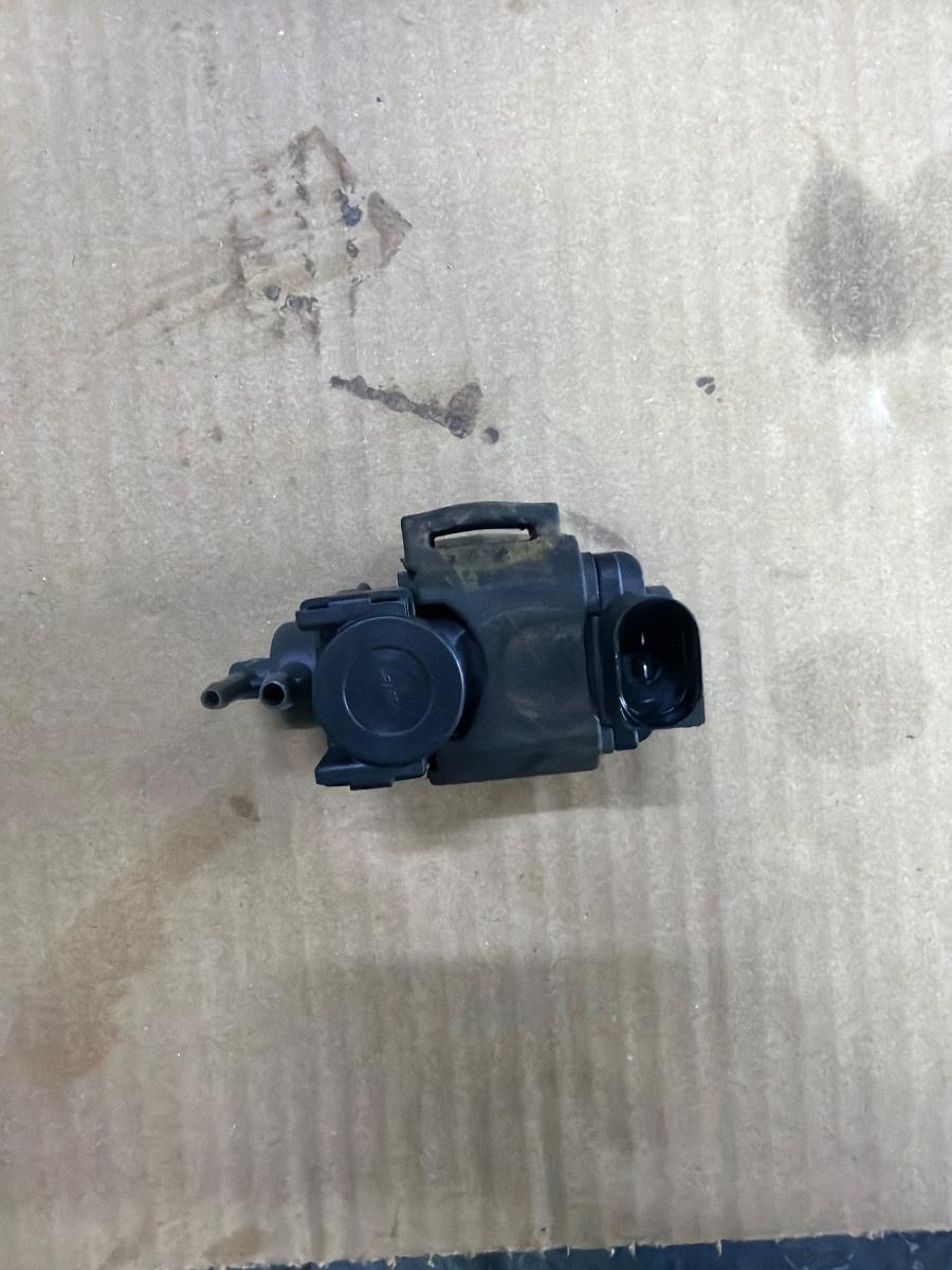 Supapa de vacuum AUDI A6 IV Avant 4G5, C7, 4GD 2011 - 2018 2.0 TDI CSUD, DDCB