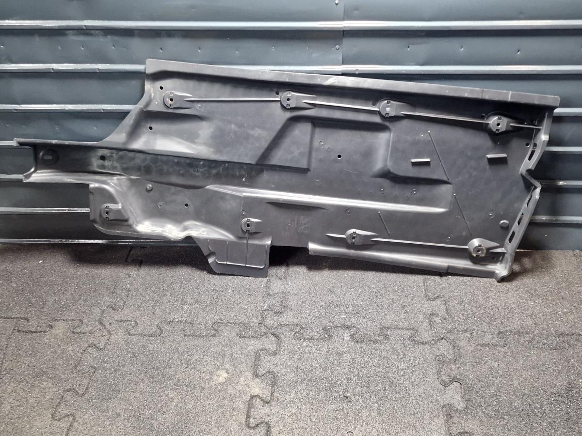 Scut protectie podea dreapta SKODA FABIA Combi 6Y5 2000 - 2007 1.2 AZQ, BME 6Q0825202N