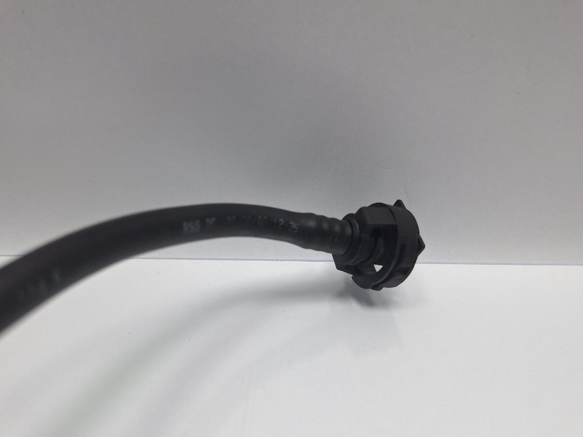 Conducta apa AUDI A4 IV 8K2, B8 2007 - 2015, AUDI A4 IV Avant 8K5, B8 2007 - 2015 2.0 TDI CAGA, CJCA, CMEA, CMFA VAG 8K0121164E