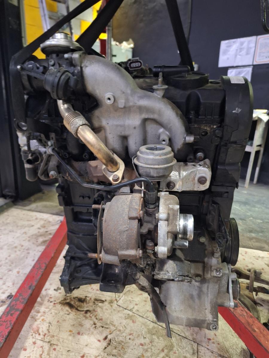 Motor 1.9 TDI 96 kw AWX VOLKSWAGEN PASSAT 3B3 2000 - 2005