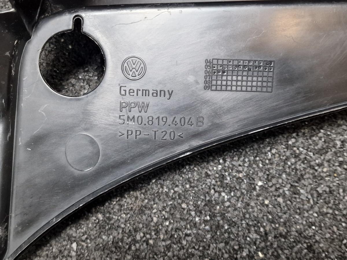 Grila stergatoare VOLKSWAGEN GOLF PLUS 5M1, 521 2004 - 2013 1.9 TDI BKC, BLS, BXE 5M0819404B