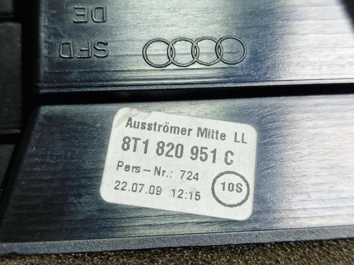 Grila de ventilatie bord centrala AUDI A4 IV Avant 8K5, B8 2007 - 2015 2.0 TDI CAGA, CJCA, CMEA, CMFA 8T1820951C