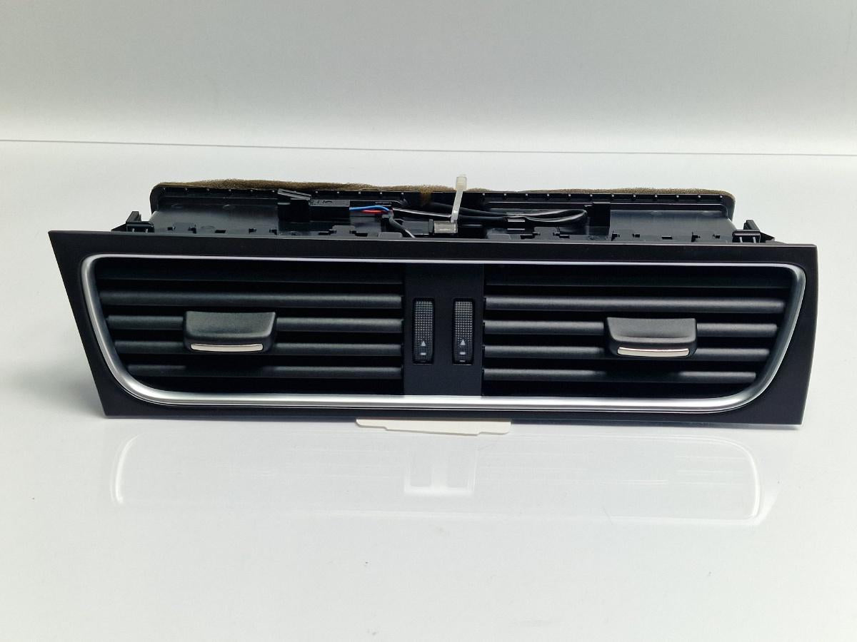 Grila de ventilatie bord centrala AUDI A4 IV Avant 8K5, B8 2007 - 2015 2.0 TDI CAGA, CJCA, CMEA, CMFA 8T1820951C