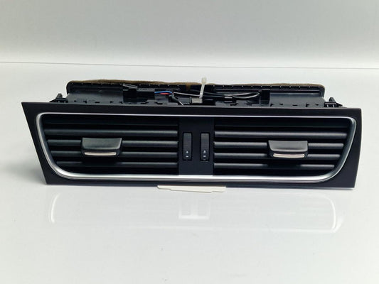 Grila de ventilatie bord centrala AUDI A4 IV Avant 8K5, B8 2007 - 2015 2.0 TDI CAGA, CJCA, CMEA, CMFA 8T1820951C