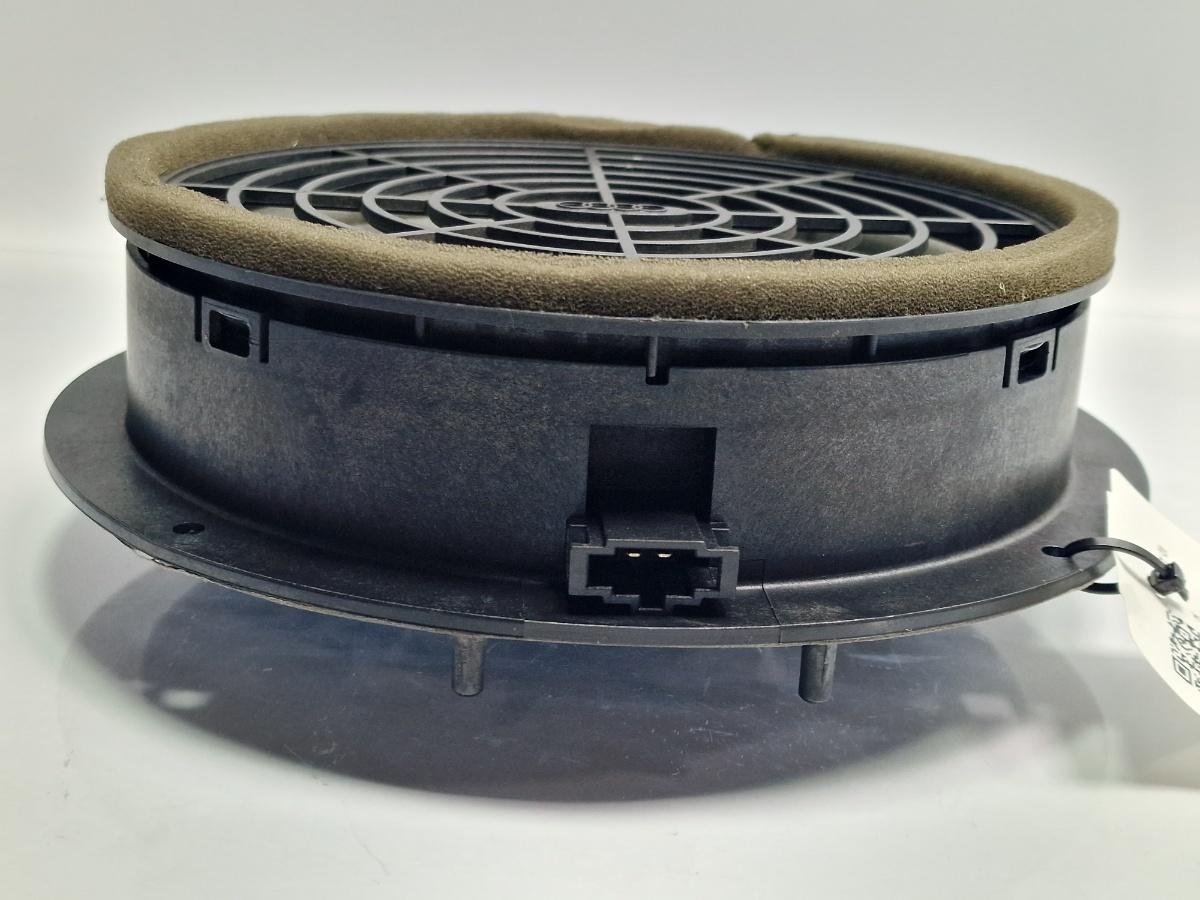 Difuzor portiera fata AUDI A4 IV Avant 8K5, B8 2007 - 2015 2.0 TDI CAGA, CJCA, CMEA, CMFA 8R0035415A