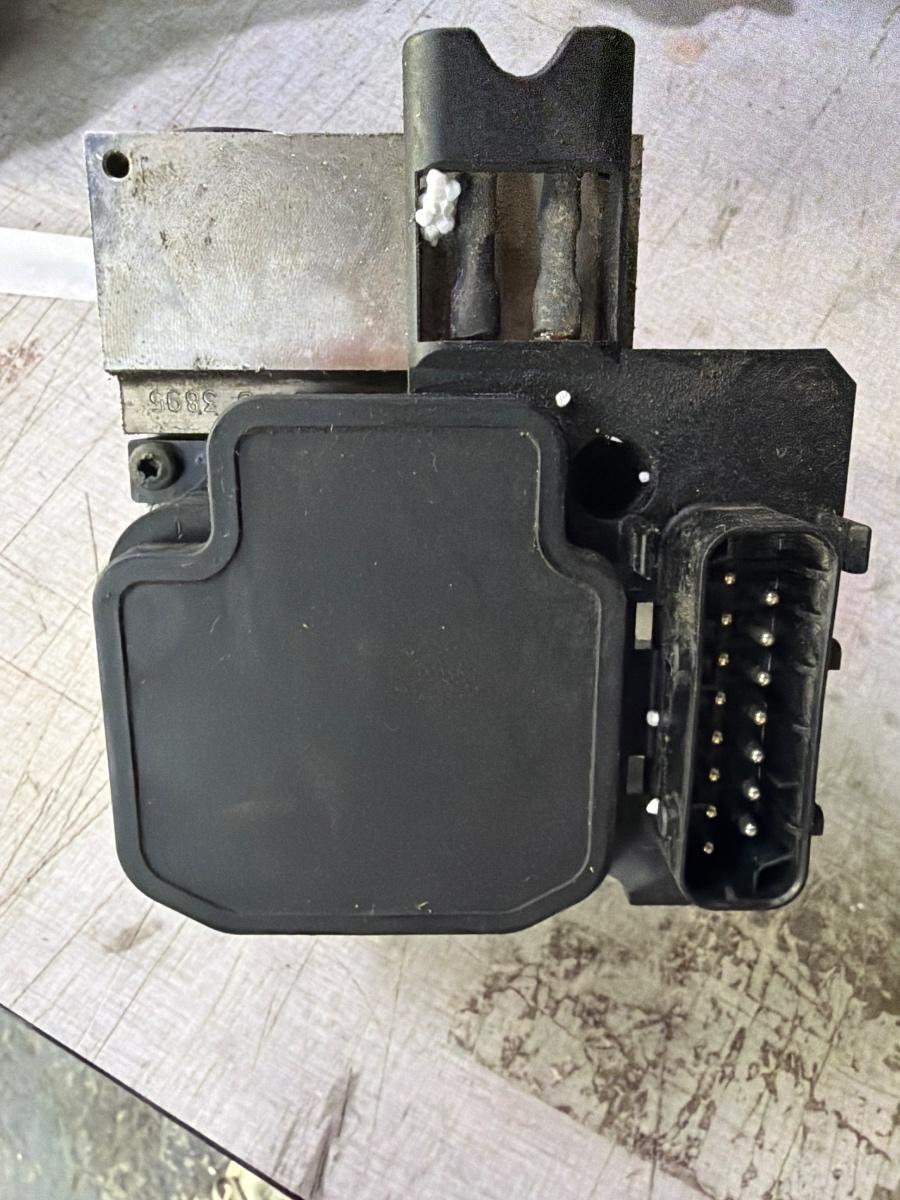 Pompa ABS VOLKSWAGEN PASSAT Variant 3B6 2000 - 2005 1.9 TDI AVF, AWX BOSCH 0265202401 8E0614111T