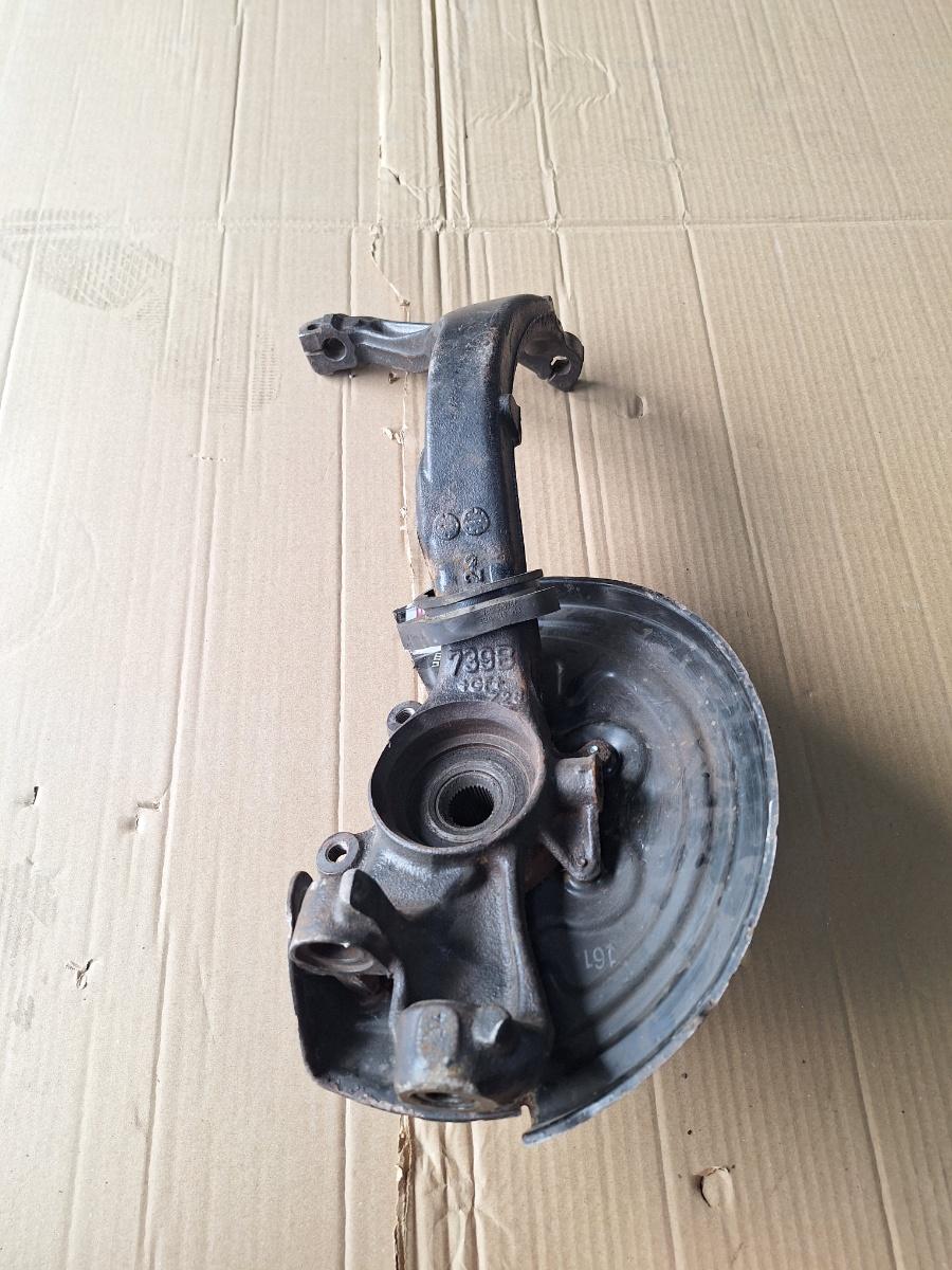 Fuzeta stanga fata VOLKSWAGEN PASSAT 3B3 2000 - 2005 1.8 T 20V AWL, AWT 8D0407257AQ