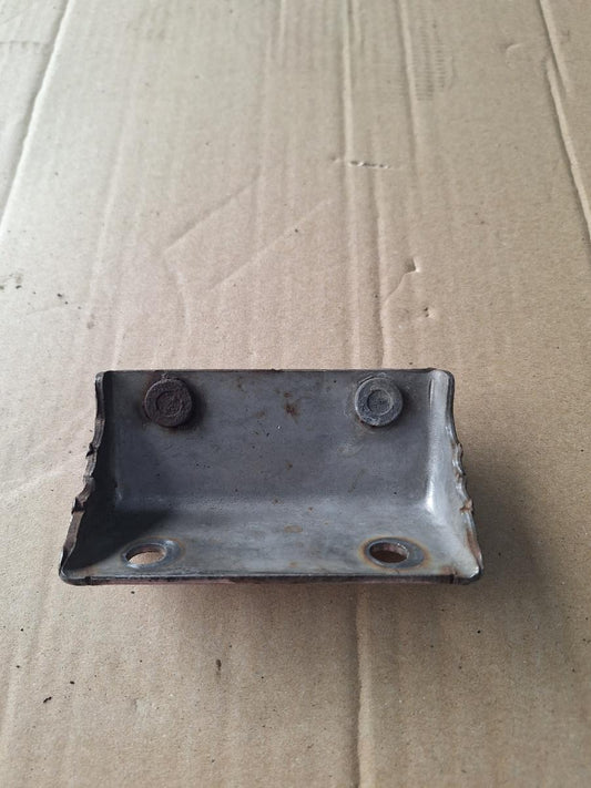 Suport toba de esapament VOLKSWAGEN PASSAT Variant 3C5 2005 - 2011 2.0 TDI CBBB 1K0253461AS