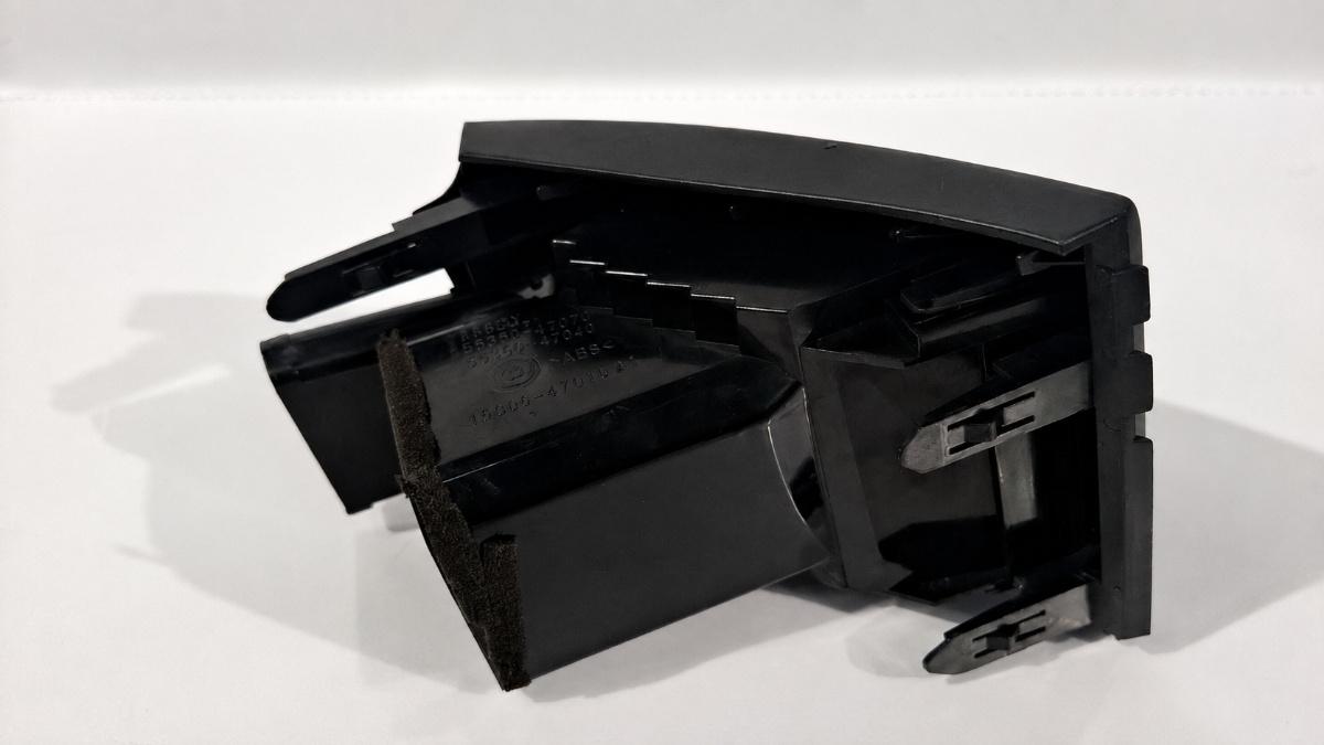 Grila ventilatie stanga fata TOYOTA PRIUS _W3_ 2008 -> 1.8 Hybrid 2ZR-FXE 5565047070