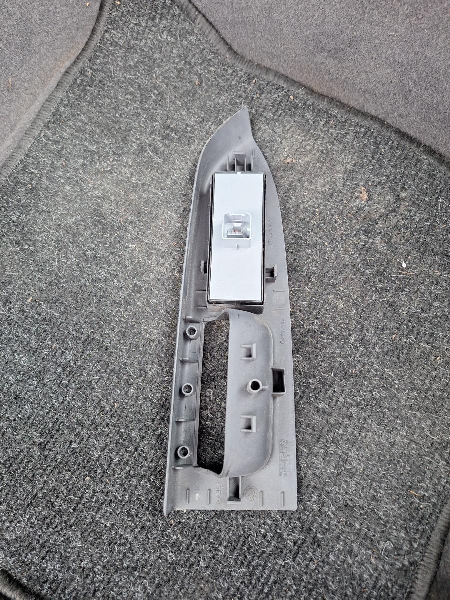Maner interior portiera fata stanga VOLKSWAGEN TOURAN 1T1, 1T2 2003 - 2010 2.0 TDI 16V BKD 1T1867371F