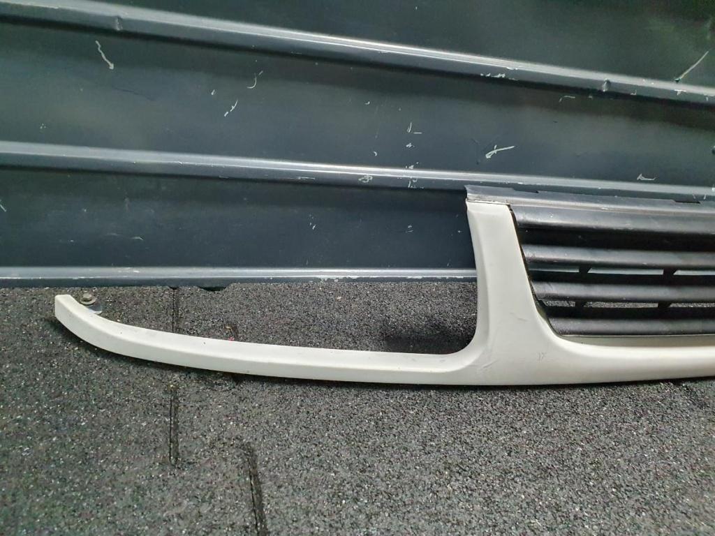 Grila masca radiator VOLKSWAGEN POLO 6N1 1994 - 1999 1.4 60 AEX, AKV, APQ 6N0853661C