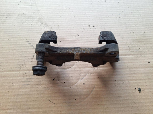 Suport etrier frana fata stanga AUDI A4 IV Avant 8K5, B8 2007 - 2015 2.0 TDI CAGA, CJCA, CMEA, CMFA 3C0615125