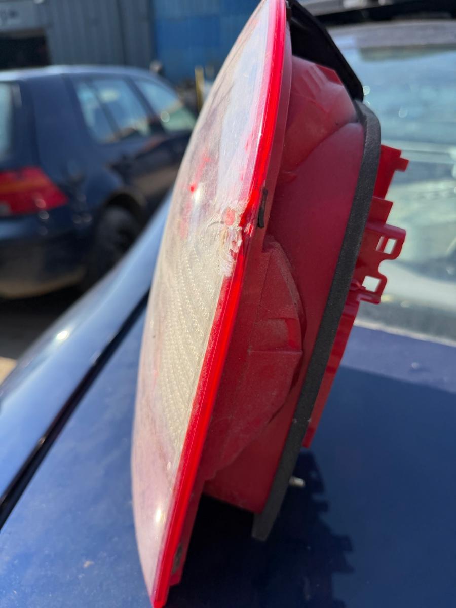 Stop dreapta CRAPAT - AVARIAT VOLKSWAGEN PASSAT 3B3 2000 - 2005 1.9 TDI AVF, AWX 3B5945096AE