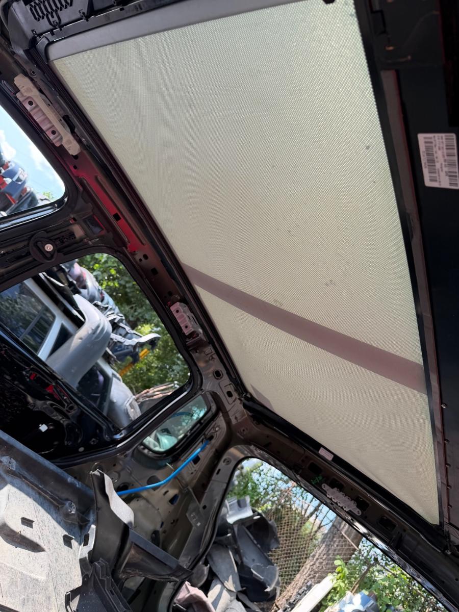 Trapa panoramica -fara garantia functionarii - VOLKSWAGEN TIGUAN 5N_ 2007 - 2015 , 5N0877041H