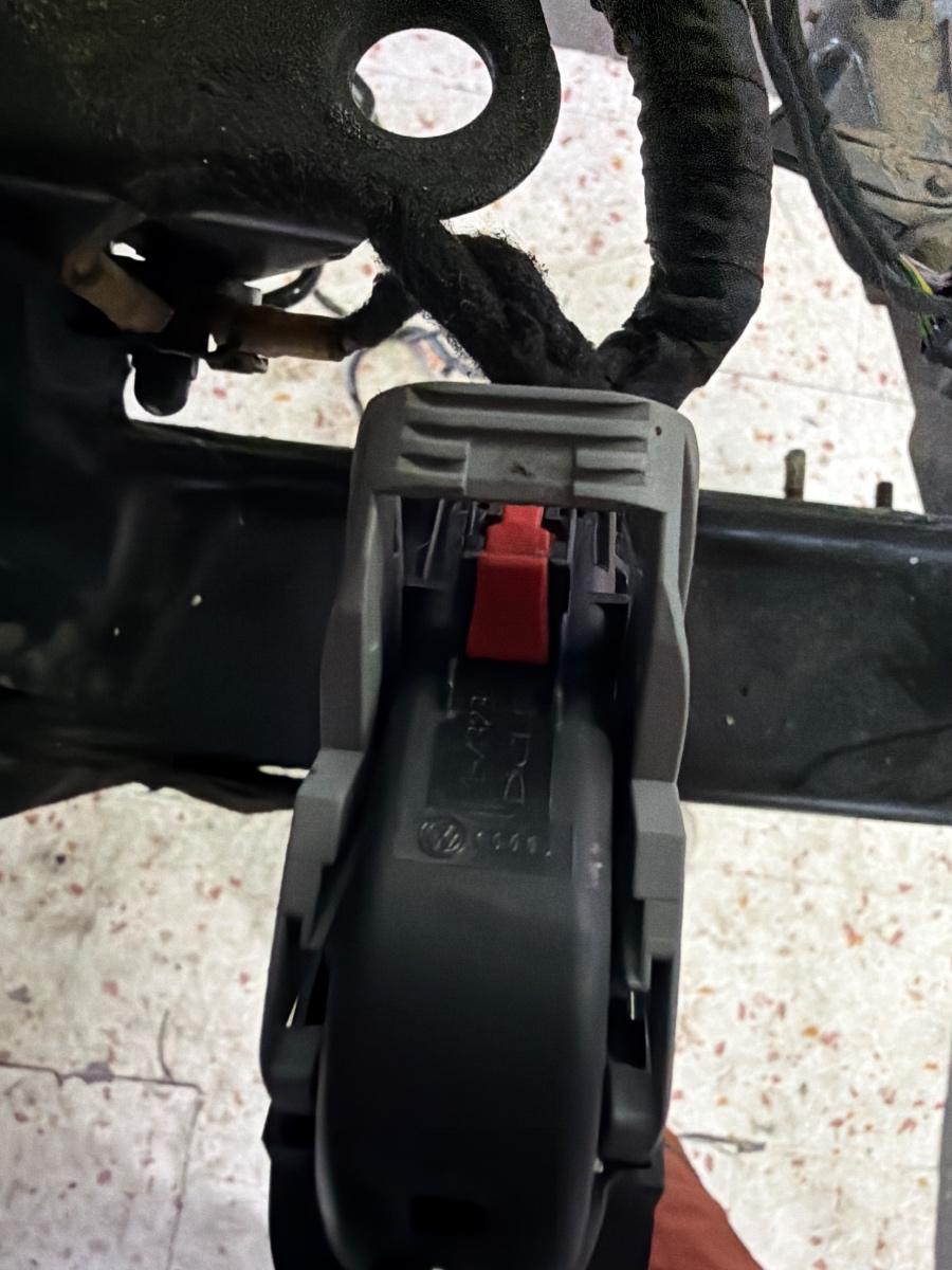 Mufa conector ABS AUDI A4 IV Avant 8K5, B8 2007 - 2015 2.0 TDI CAGA, CJCA, CMEA, CMFA 6Q0973038A