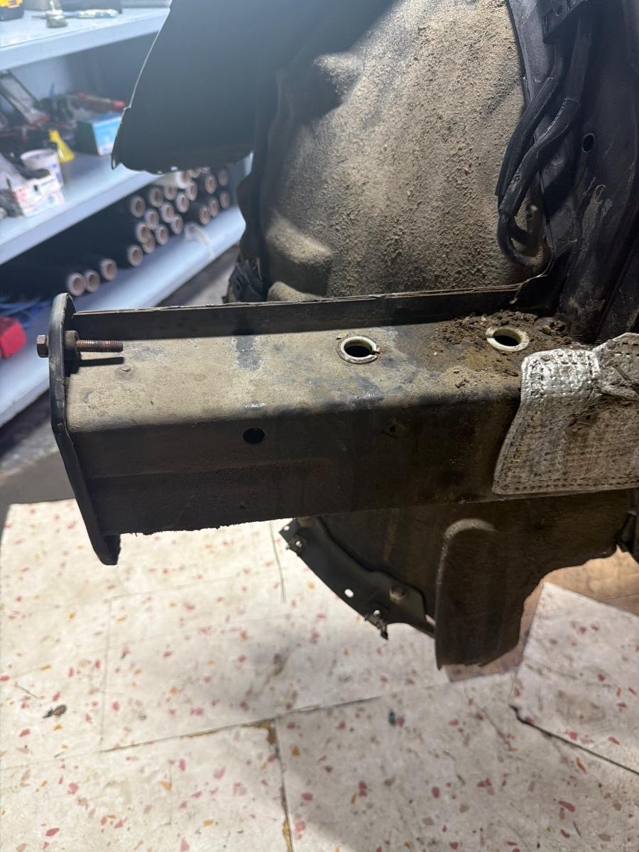 Cap lonjeron fata dreapta AUDI A4 IV Avant 8K5, B8 2007 - 2015 8K0803352