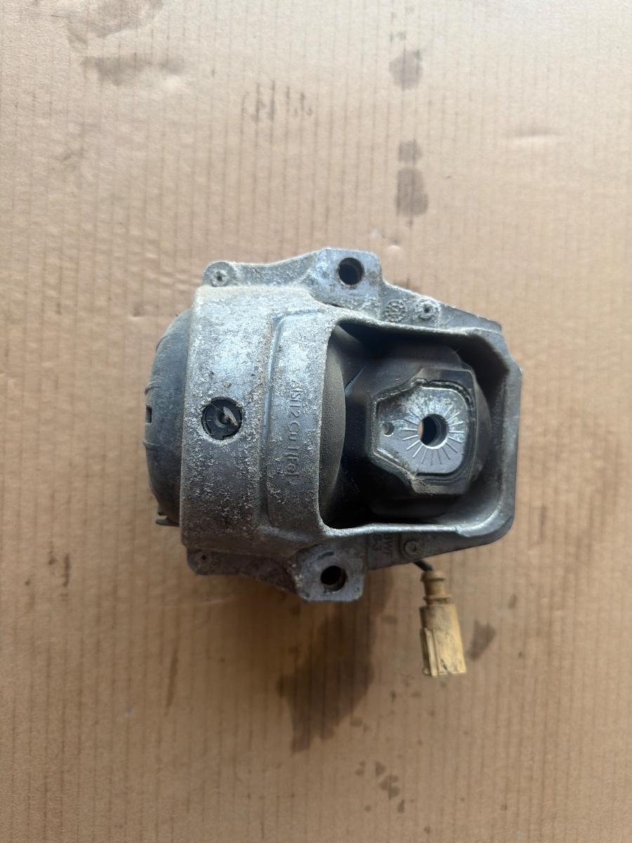 Suport tampon motor AUDI A4 IV Avant 8K5, B8 2007 - 2015 2.0 TDI CAGA, CJCA, CMEA, CMFA